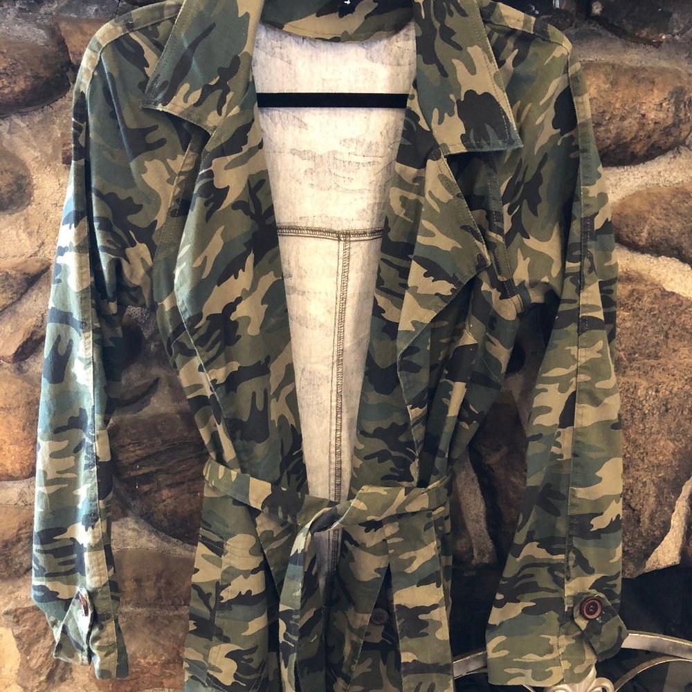 💜 Military Camouflage Printed Coat (Large)